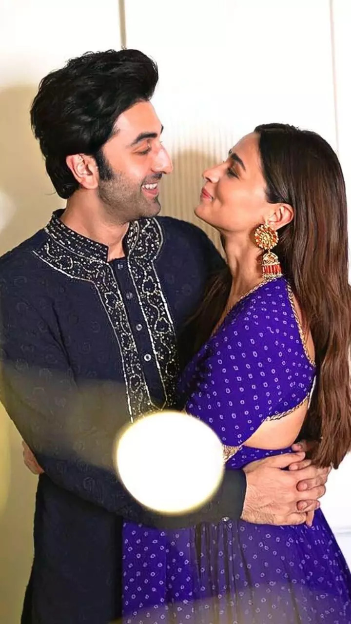 Alia and Ranbir look so good in this snap 