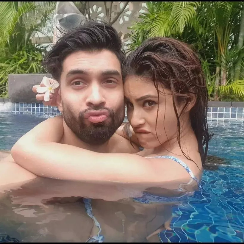 Mouni-Suraj Take Dip In The Pool