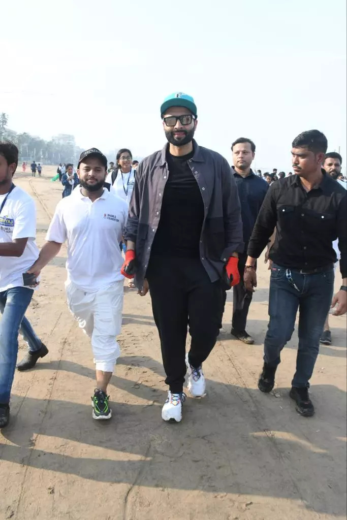 Jackky Bhagnani was also at the Clean-Up drive 