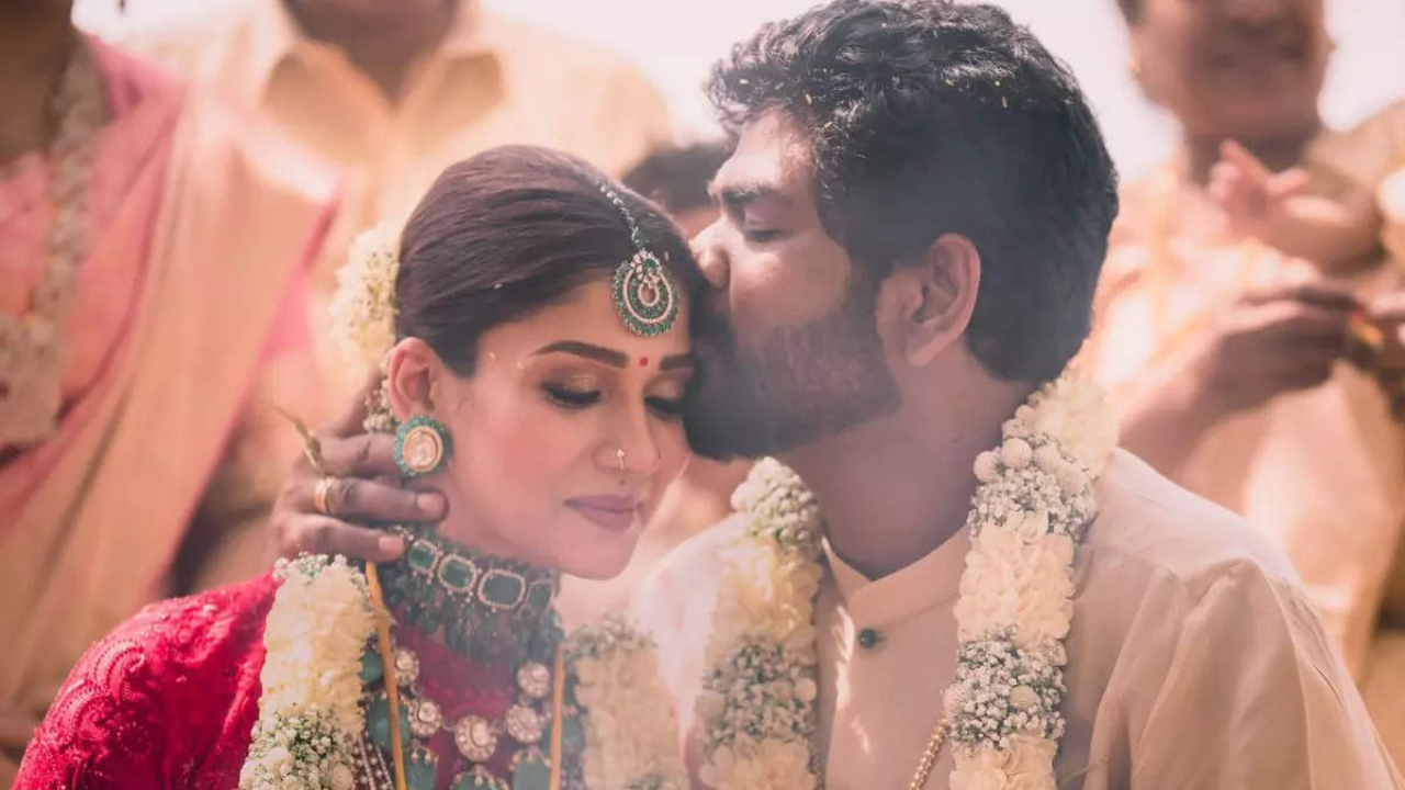 Nayanthara-Vignesh Shivan Mushiest Pictures