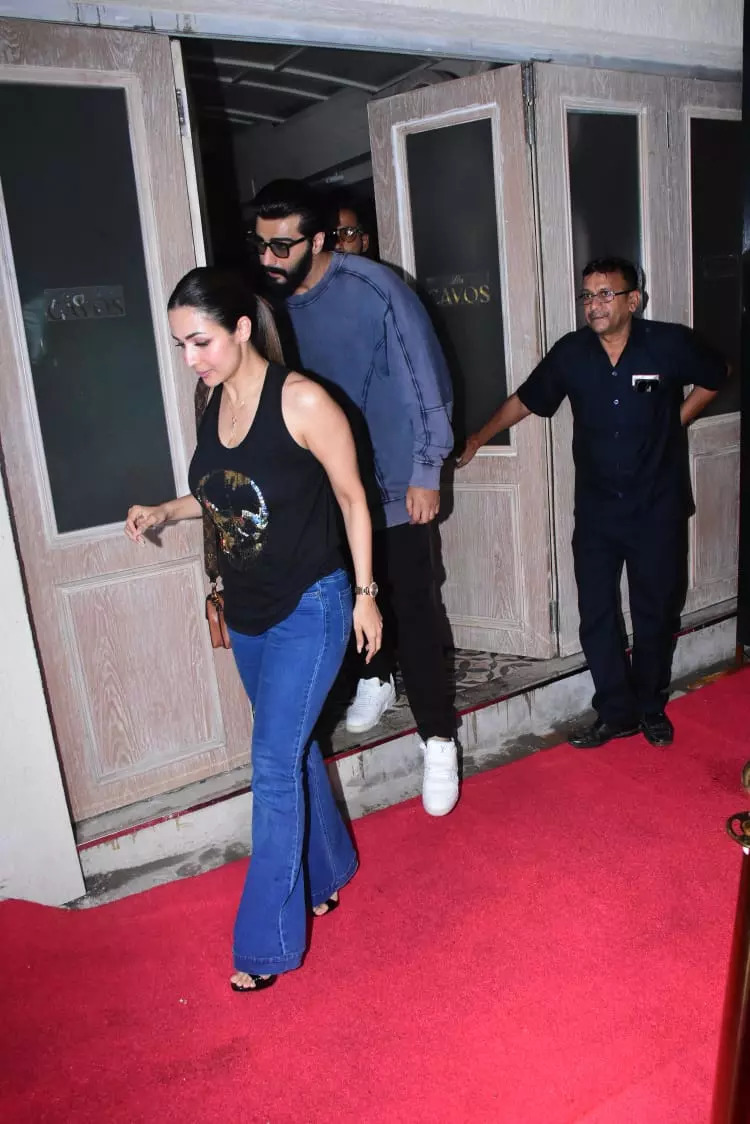 Arjun Kapoor and Malaika Arora were clicked as they stepped out together 