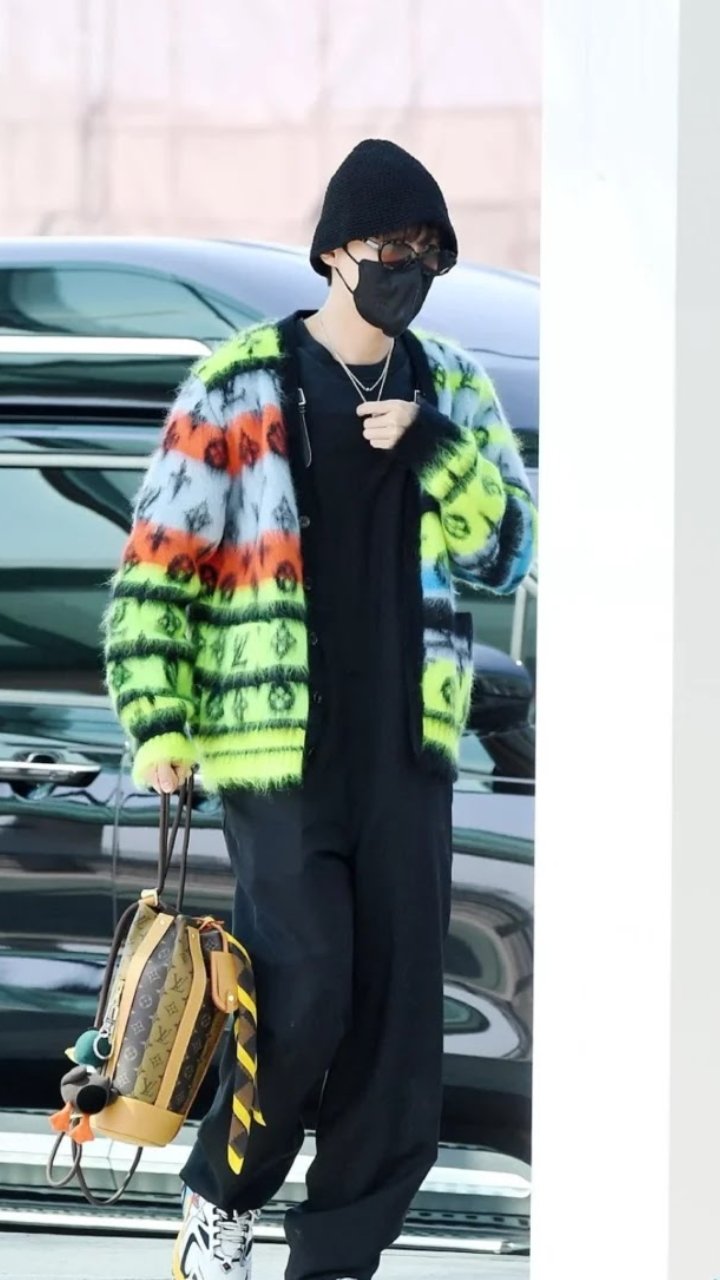 The rappers airport fashion is always on point as is evident here 