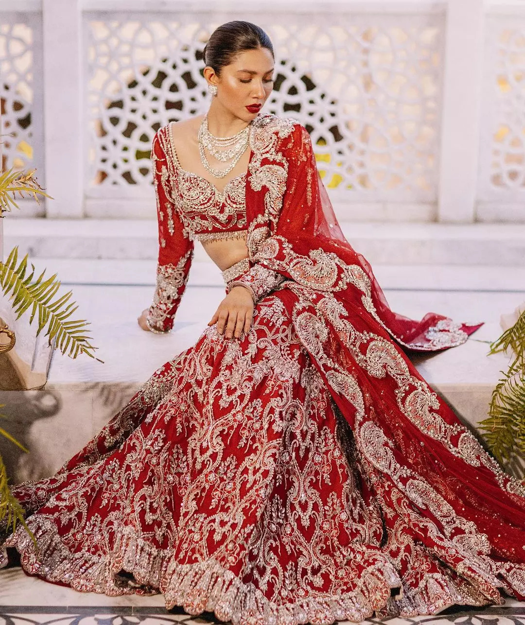 Mahira Khans Breathtaking Red Look