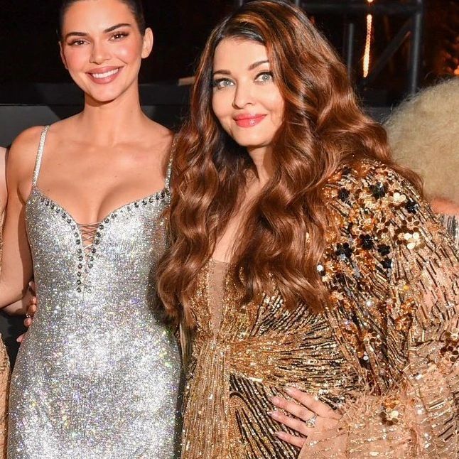 Aishwarya In Golden Cape Gown Dont Miss Kendall