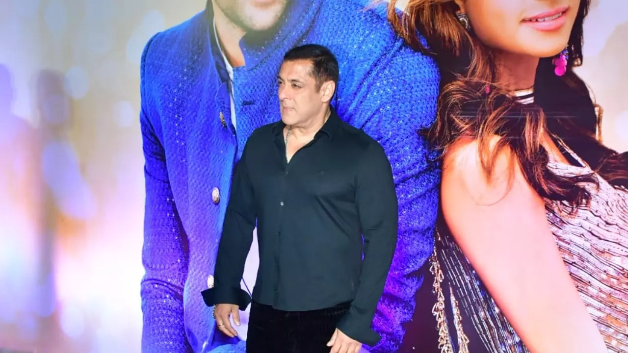 Dono Screening Salman Khan Aamir Khan And Other Celebs Arrive In Style