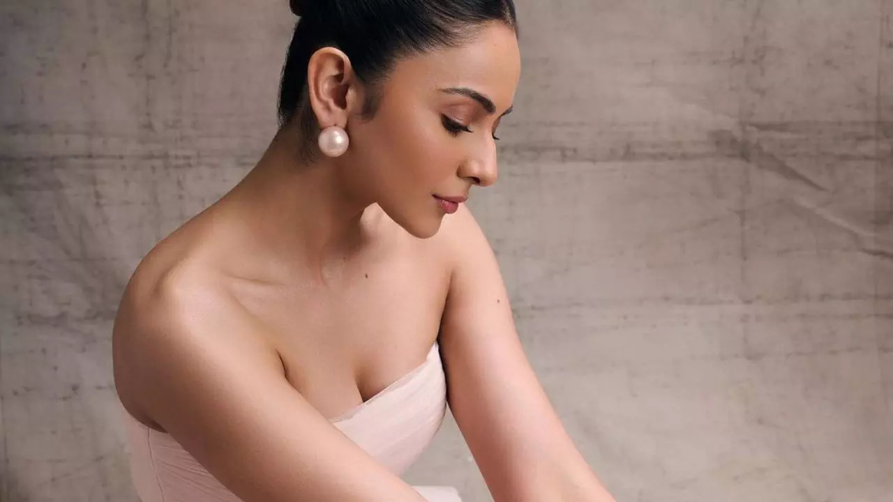 Rakul made her acting debut in 2009