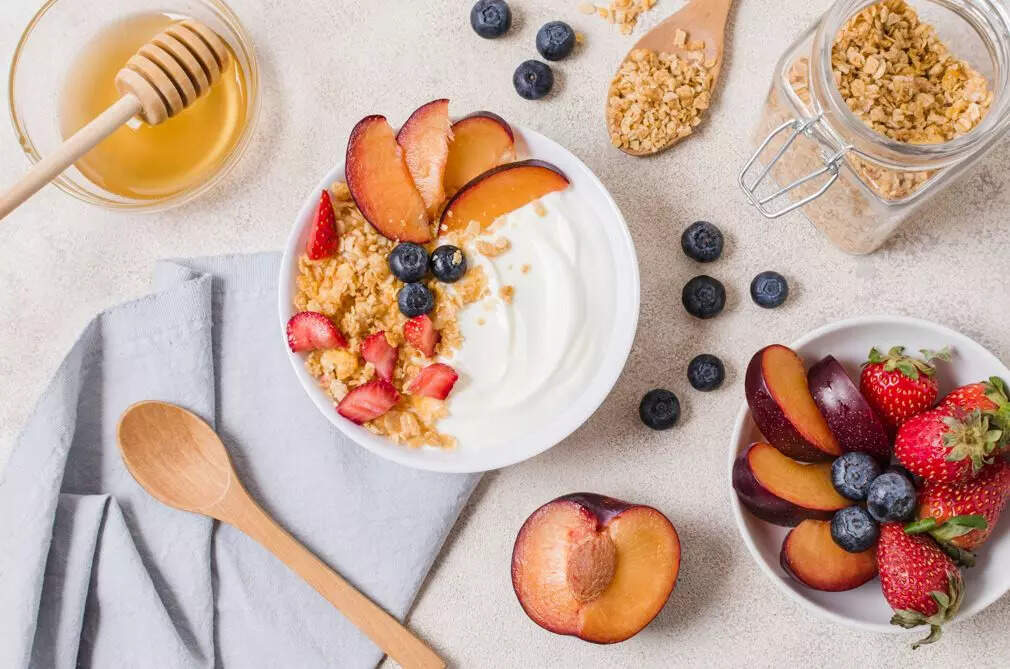 Prepare this delicious yoghurt bowl topped with vegetables to make your skin glow naturally Pic Credit Freepik
