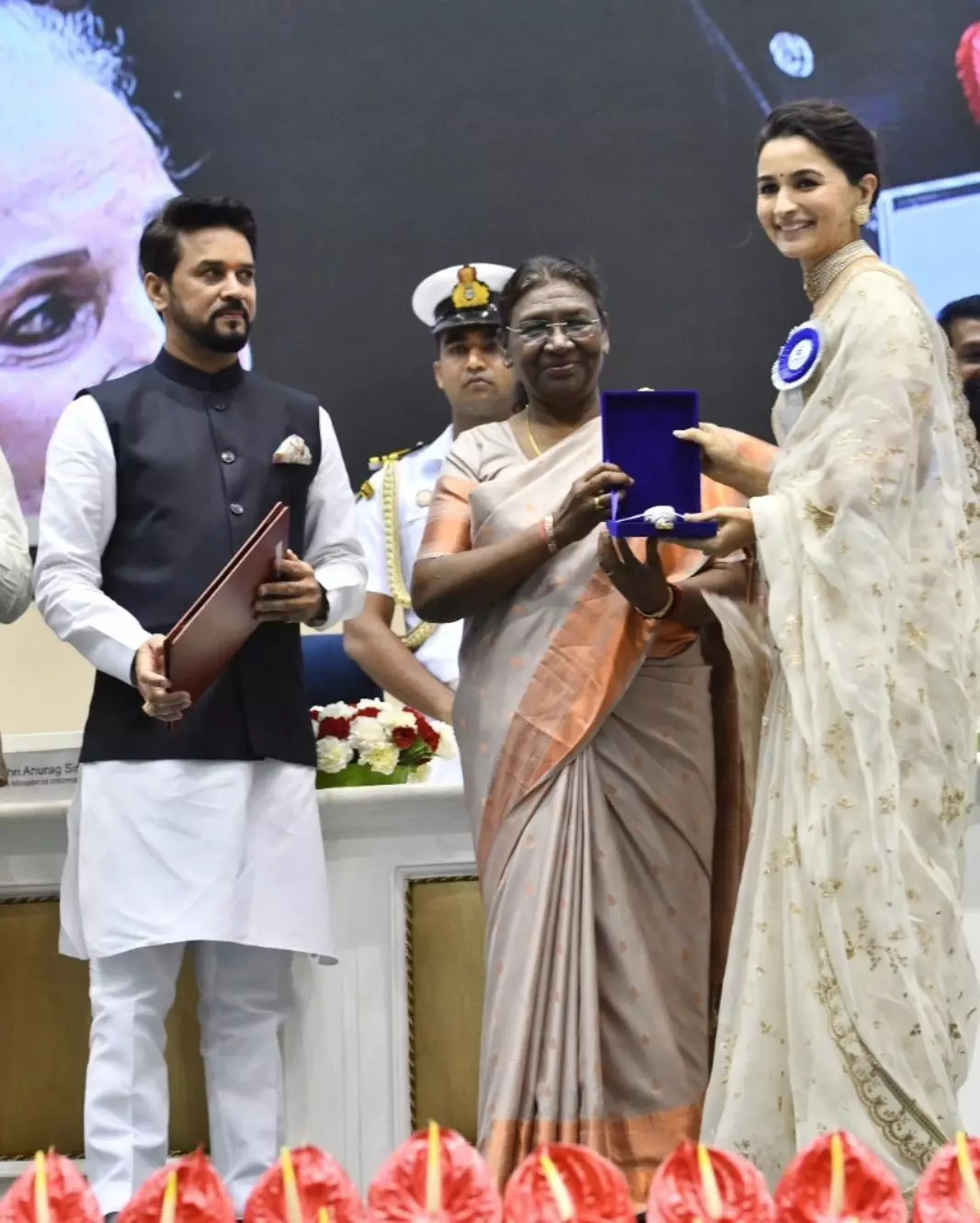 Alia Bhatt Receives Best Actor Award For Gangubai Kathiawadi