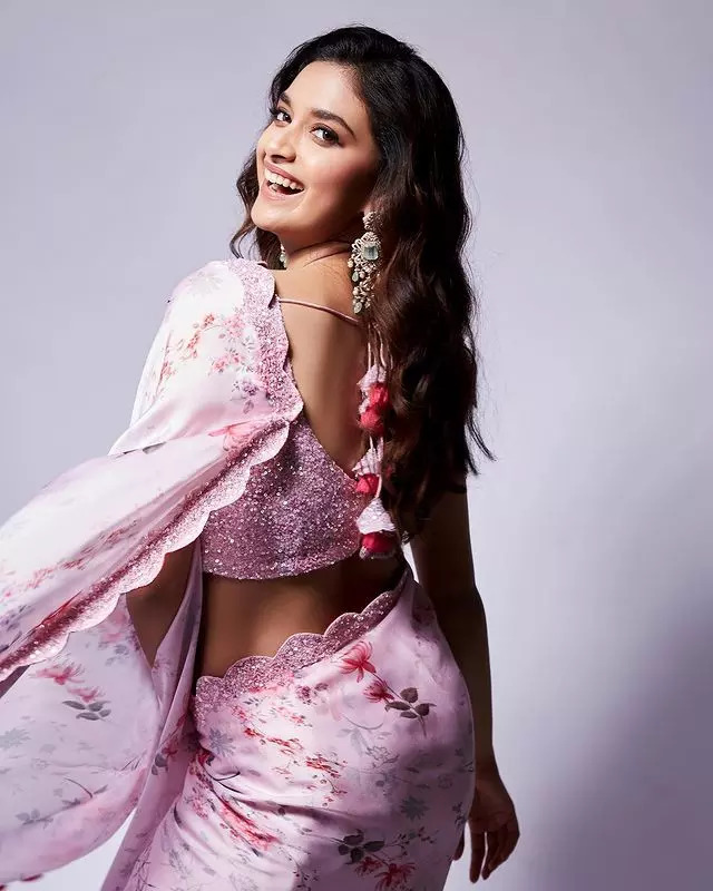 Keerthy Suresh Flaunts Her Back