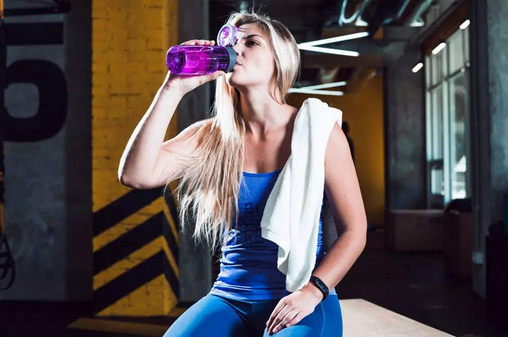 What Should You Drink While Working Out