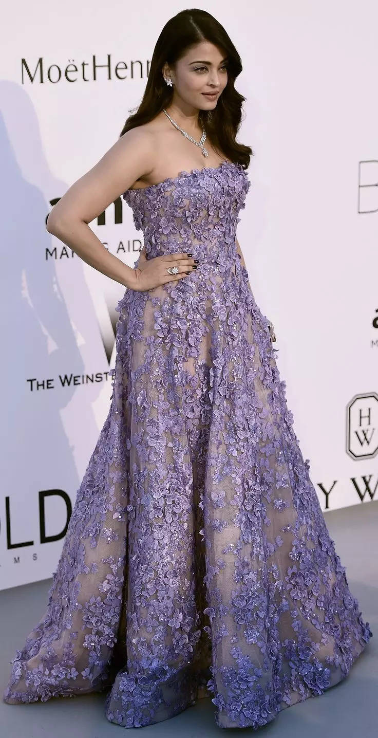 Aishwarya Rai Does It Again, Slays In A Cinderella-Like Blue Gown At An  Event In Dubai