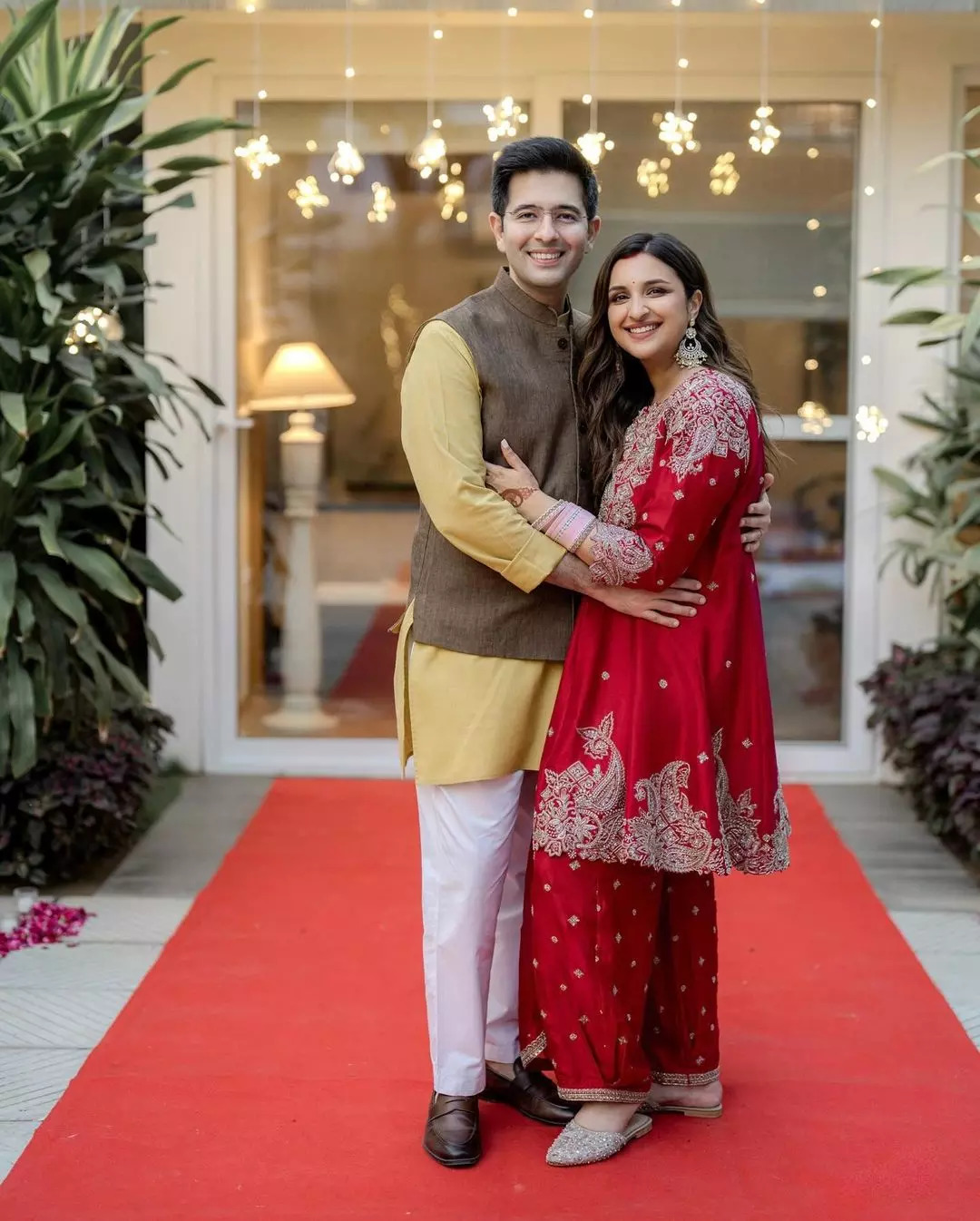 New bride Parineeti Chopra looked ravishing in red 