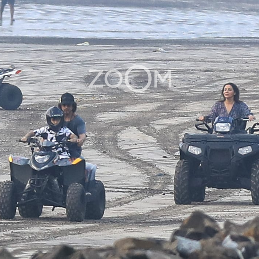 Shah Rukh Khan with family