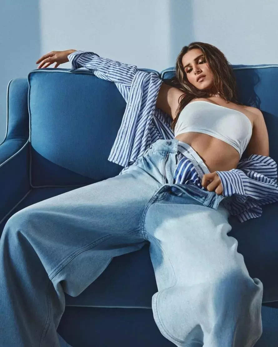 How Come Her Resting Pose Is So Damn Hot