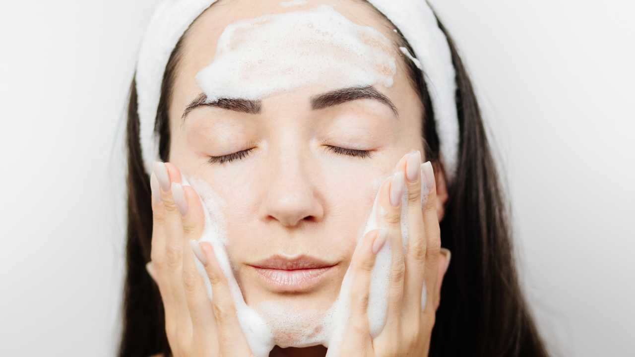 Follow these Ayurvedic natural cleansing remedies for youthful skin Pic Credit Canva