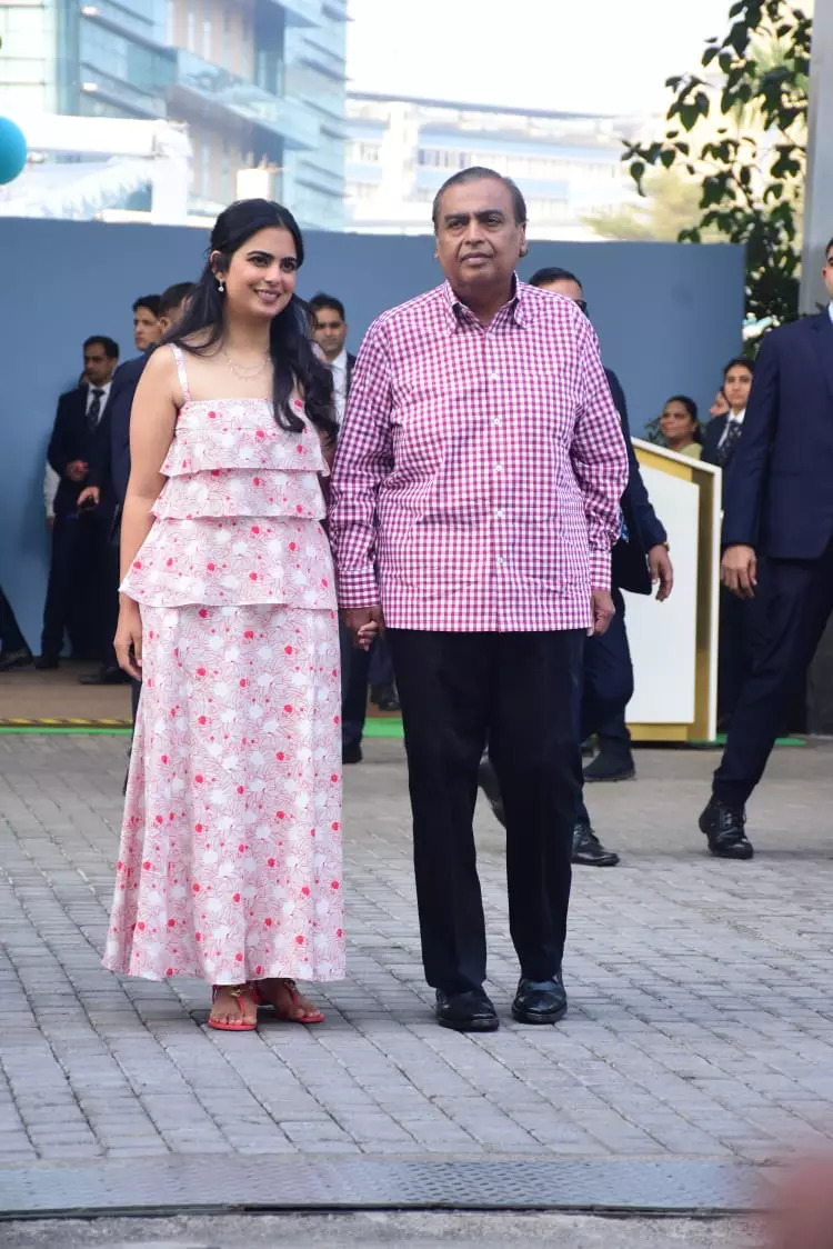 Isha Ambani  Mukesh Ambani