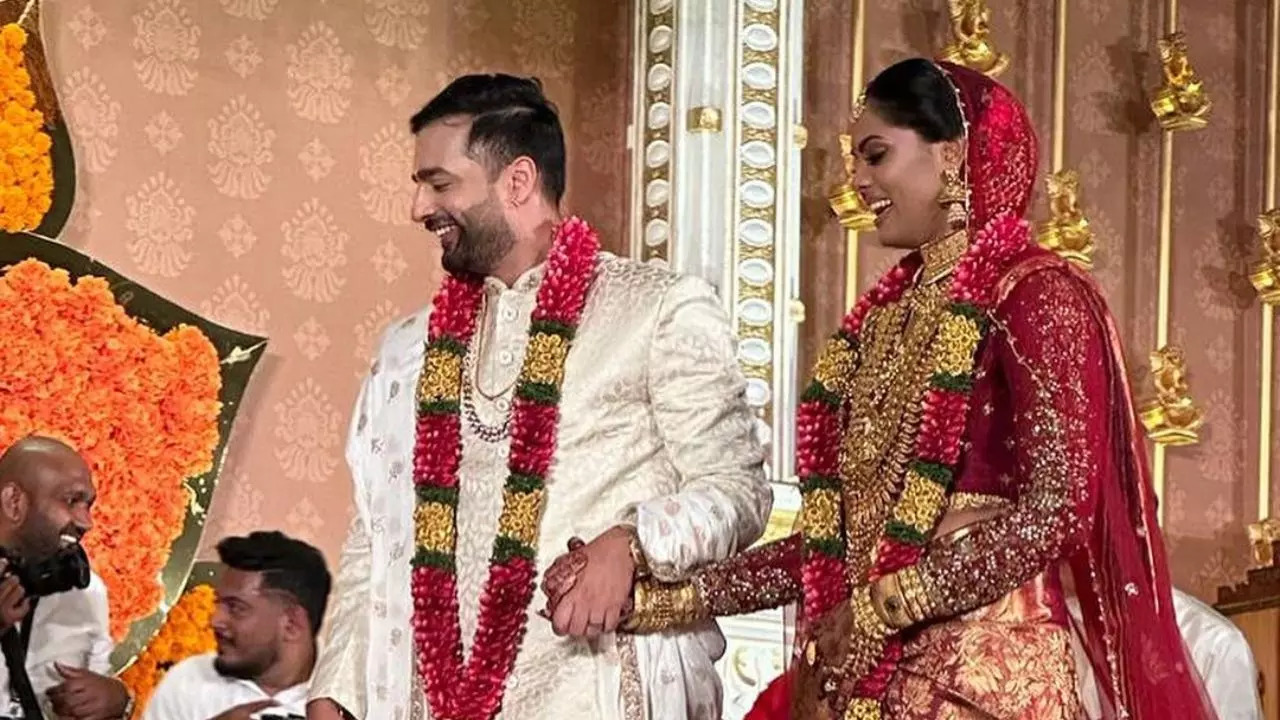 Karthika got married in Malayalee style wedding