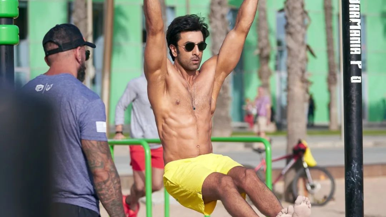 Ranbir Kapoors Shirtless Saga Unveiling the Abs-olute Charm