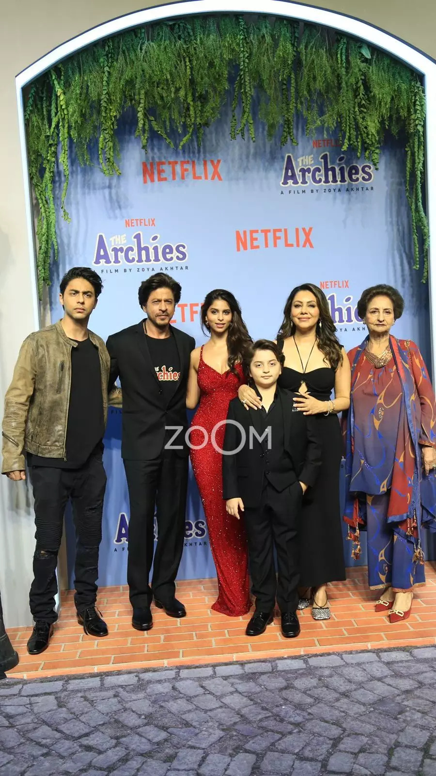 SRK with fam