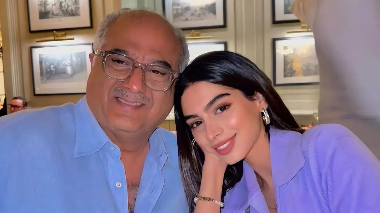 Bonney Kapoor and Khushi Kapoor