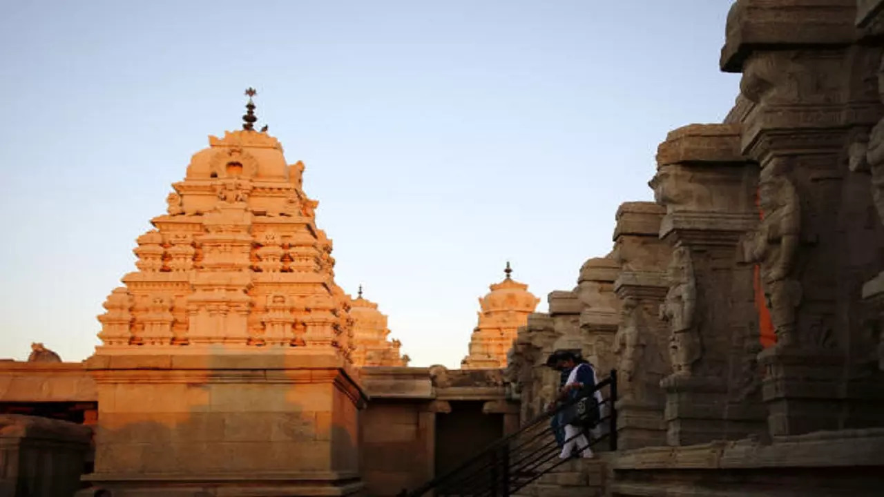 Veerabhadra Temple Lepakshi Andra Pradesh