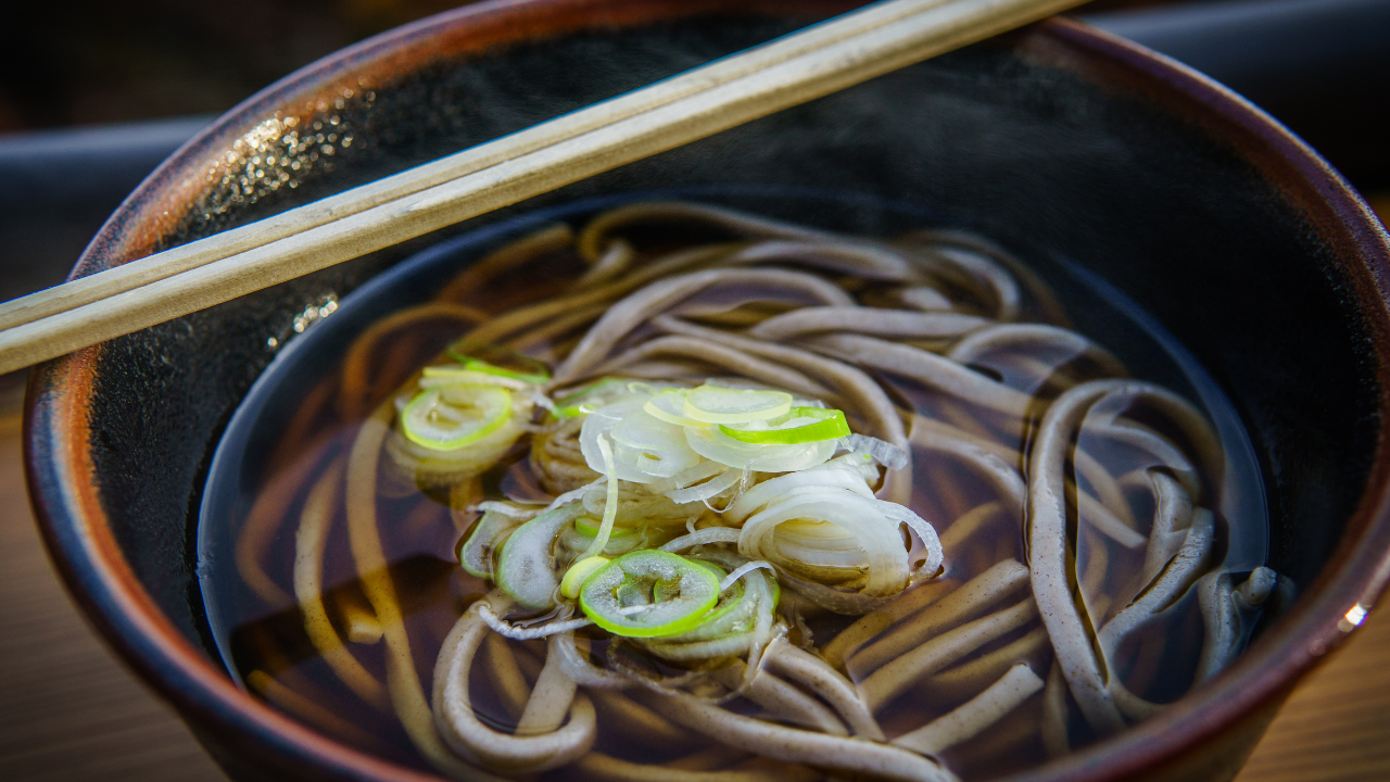  Japan Eating soba noodles