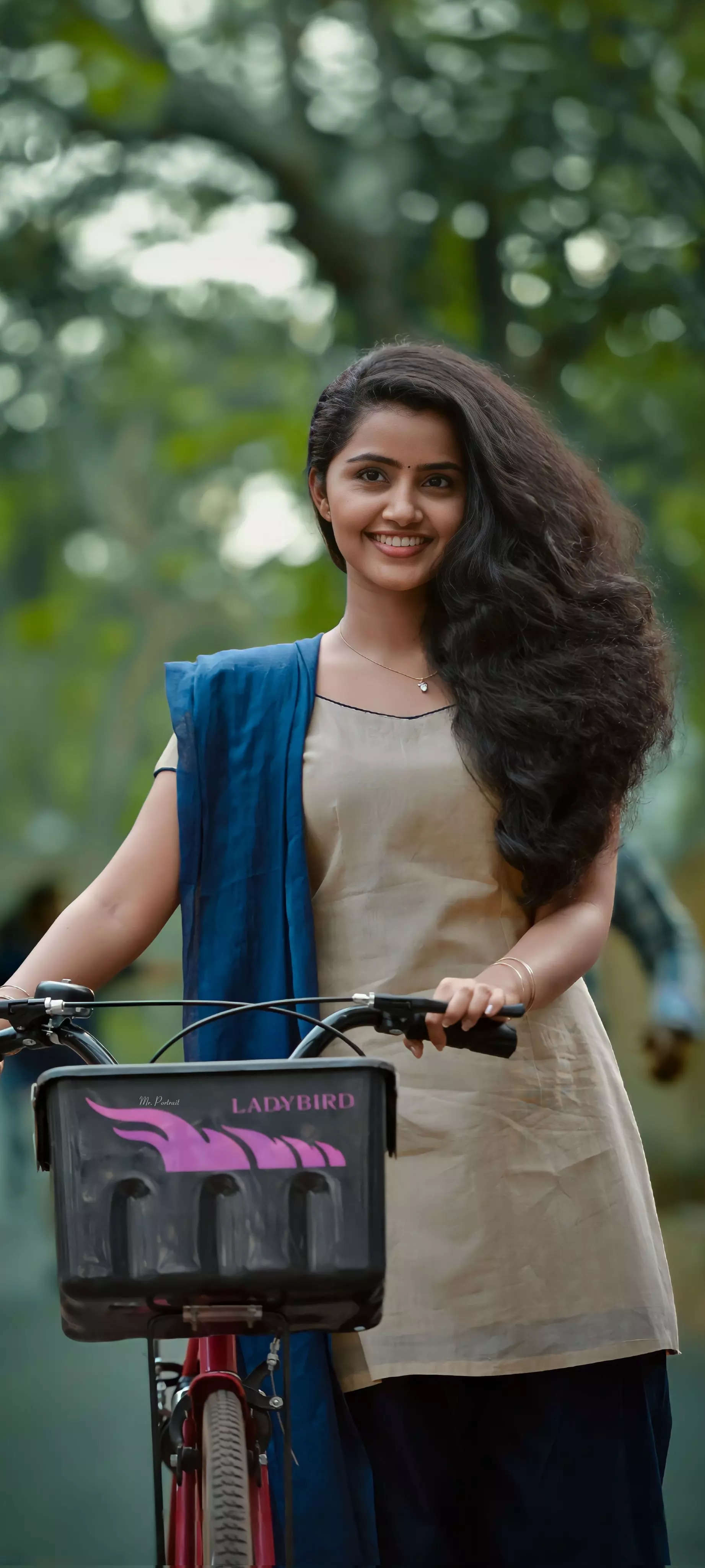 anupama parameswaran