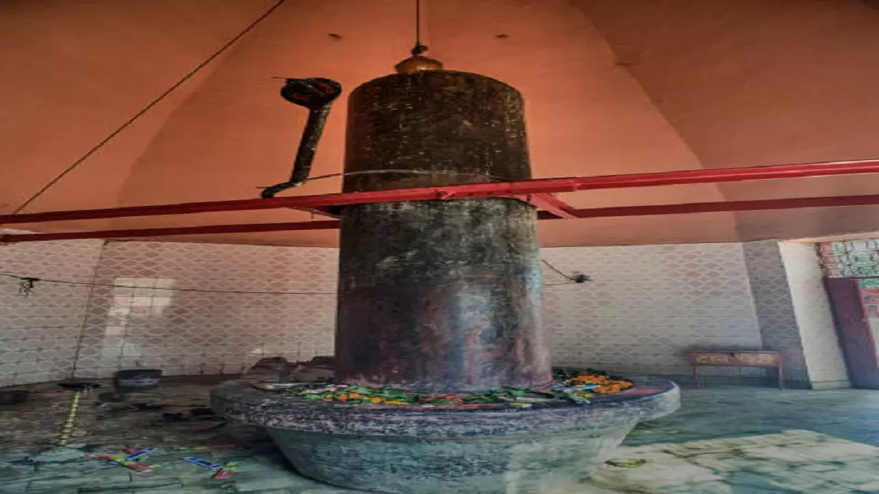 Lingam of Nagachandresvara