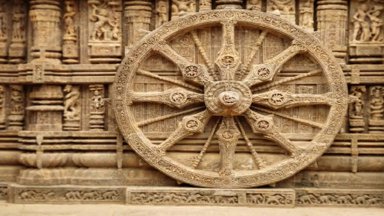 Wheel of chariot work as sundial