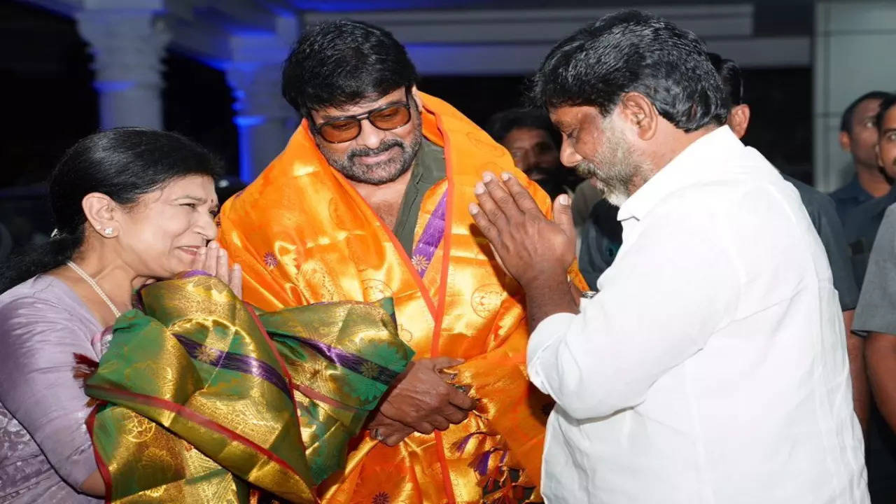 డిప్యూటీ సీఎం భట్టిని కలిసిన చిరంజీవి దంపతులు