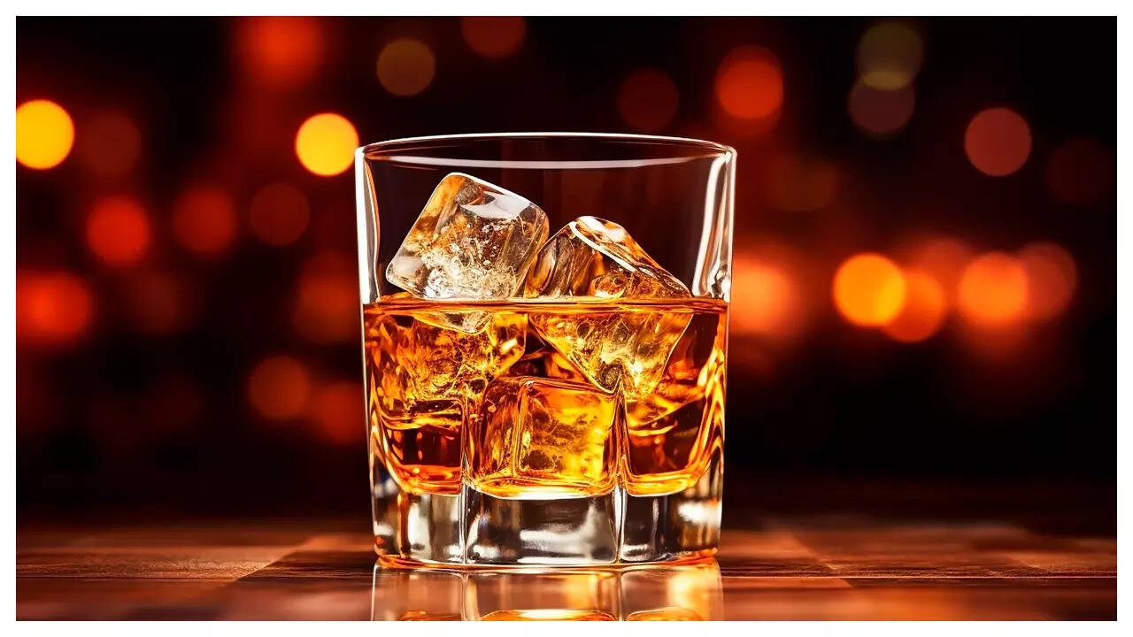 Binge Drinking Vs Moderate Drinking Binge Drinking on Weekends Versus Moderate Daily Drinking