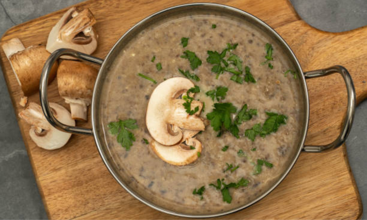Mushroom's Recipes: हिवाळ्यात व्हिटॅमिन डीची कमतरता दूर करेल मशरूम