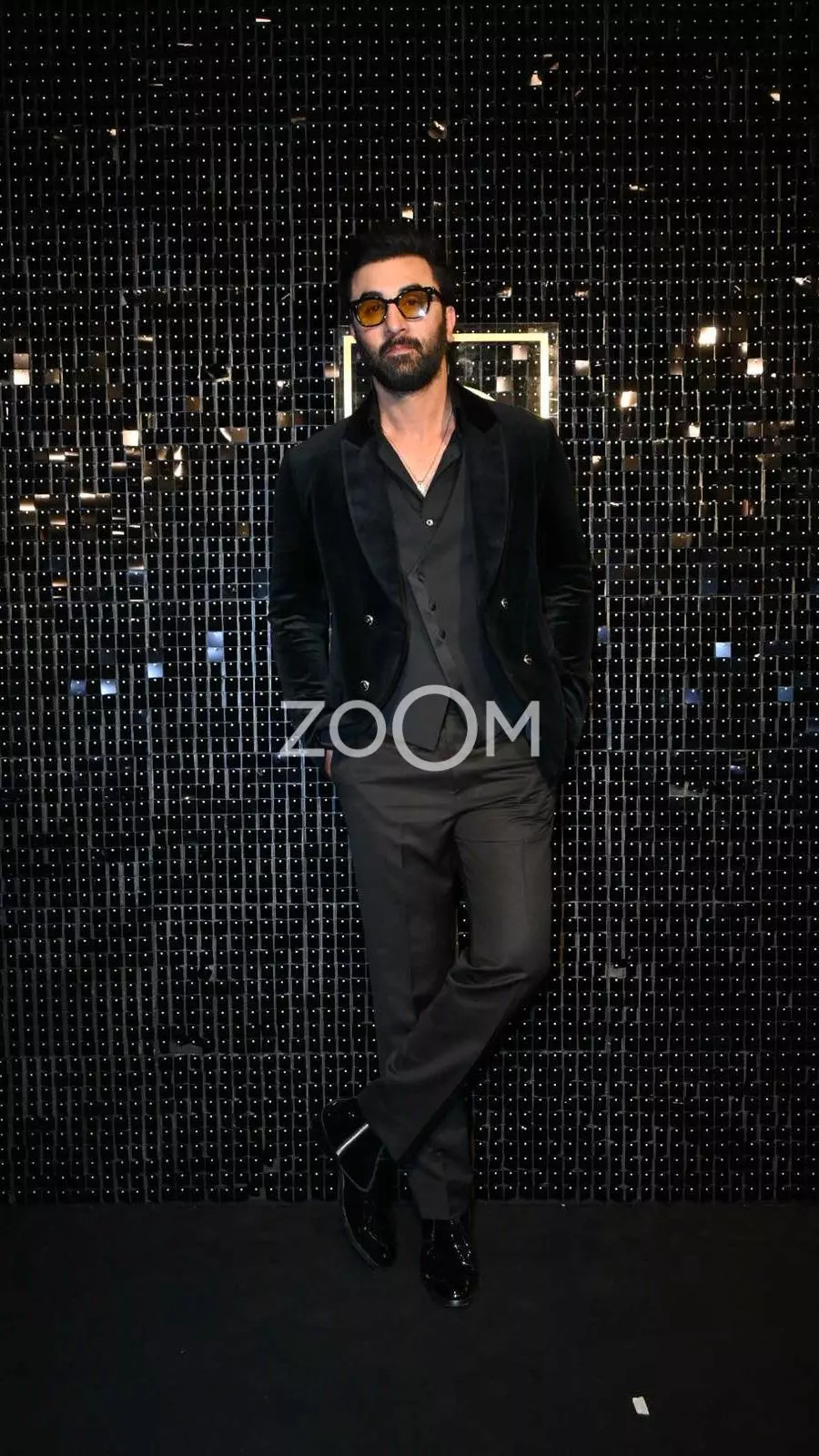 Ranbir Kapoors dapper look at the bash