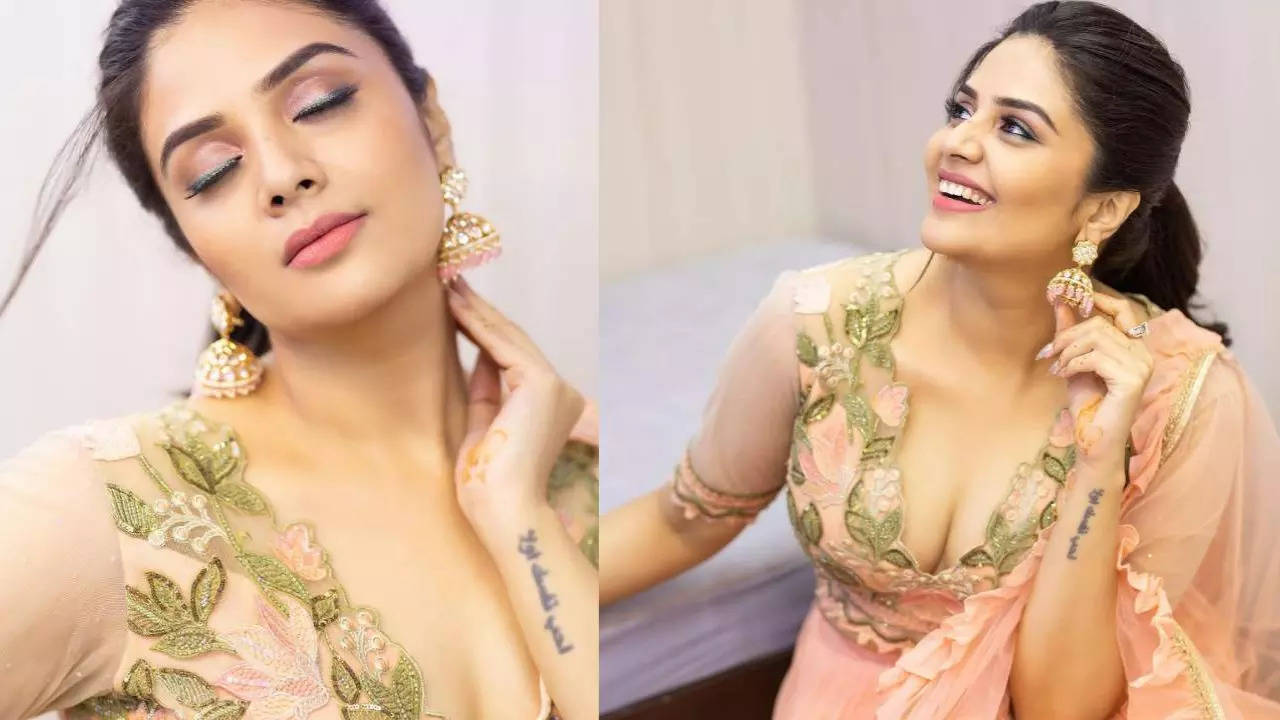 sreemukhi