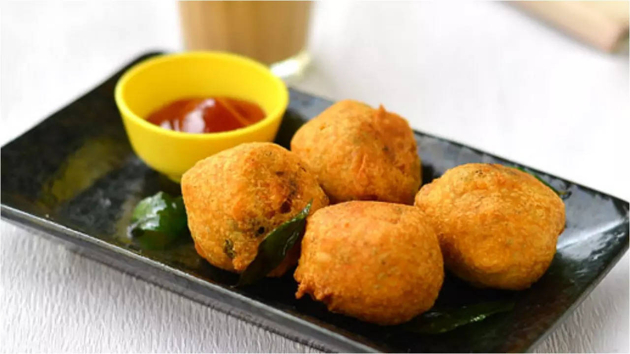 kobbari masala bonda