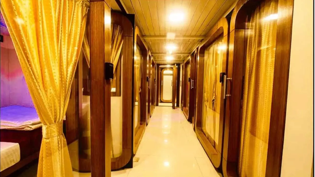 QubeStay Airport Capsule Hotel Mumbai