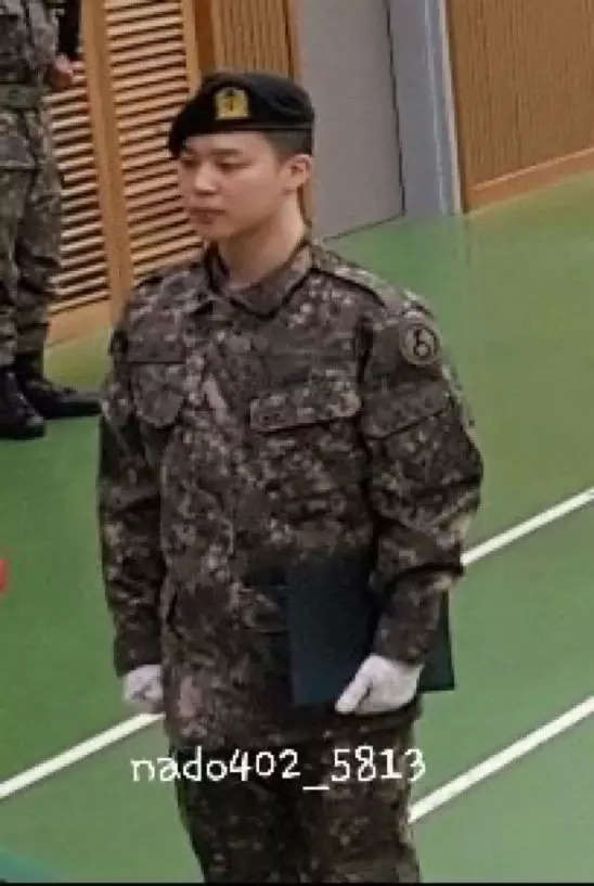 Jimin Gets Honoured At Military Graduation Ceremony