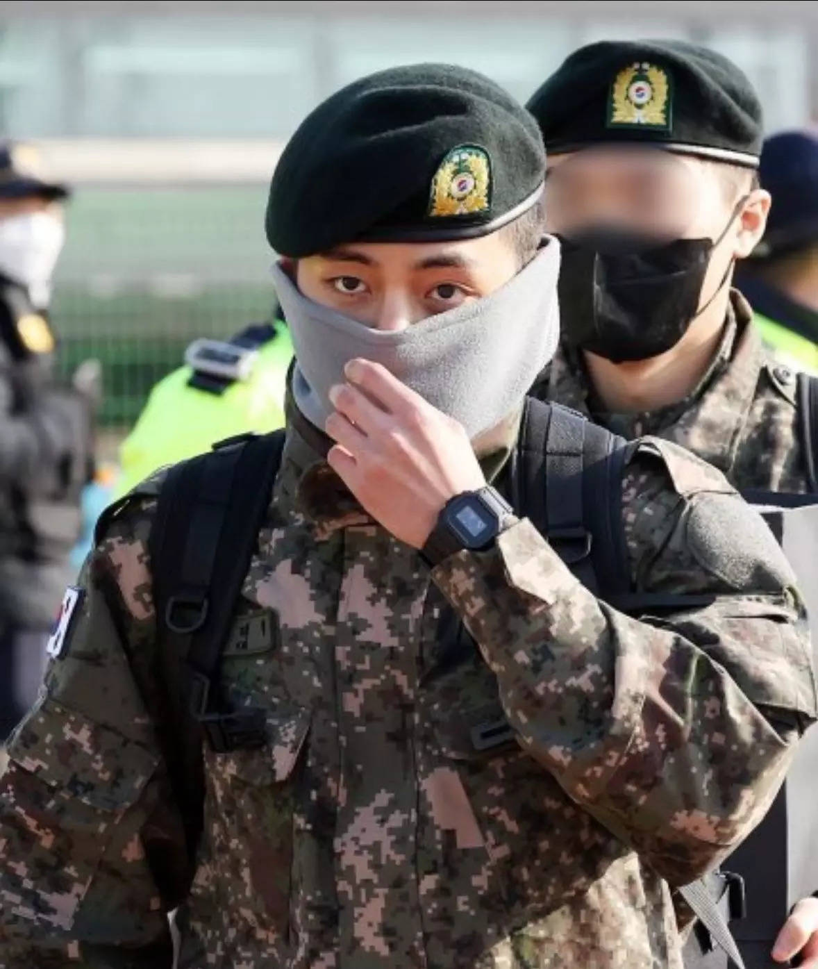 BTS39 V Looks Handsome As Ever In His Military Uniform