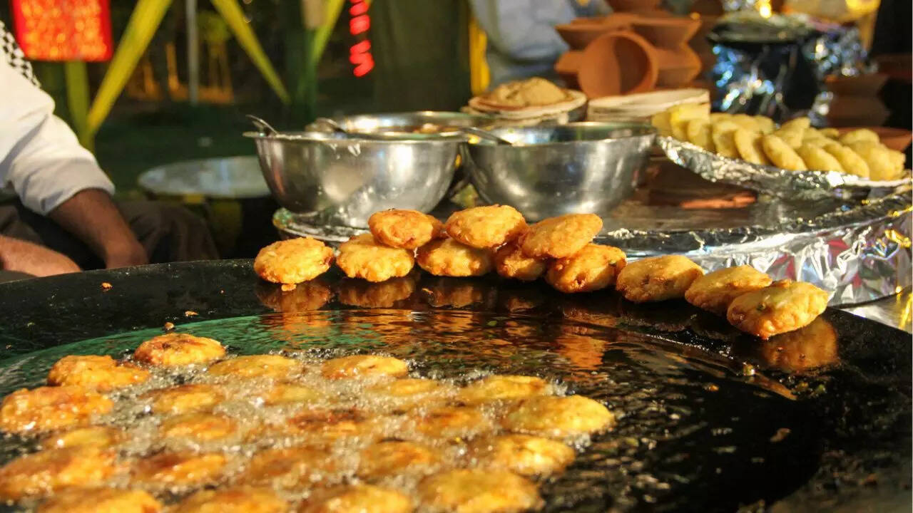 Best Chaat Spots In Delhi: Delhi Chaat’s History And 6 Best Spots To ...