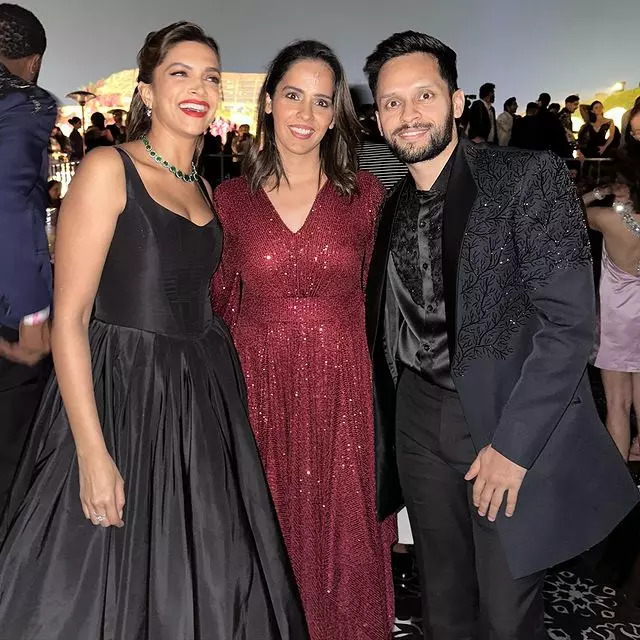 Deepika Padukone With Ace Badminton Player Saina Nehwal And Her Husband Kashyap Parupalli