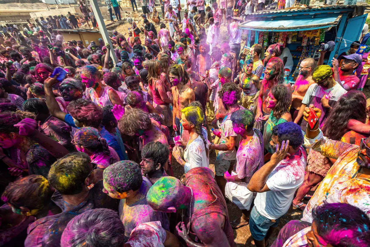 hampi holi celebration: Why Hampi's Holi Celebration Should Be Your ...