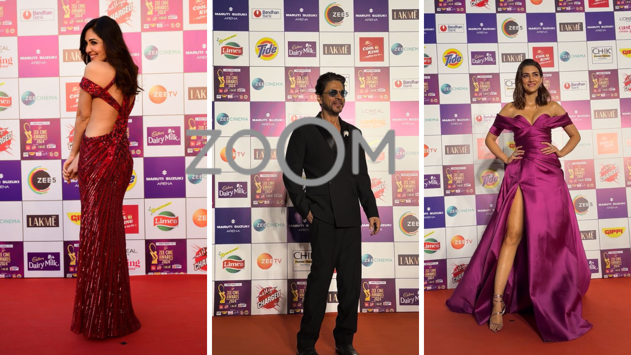 ZoomIn Shah Rukh Khan Manish Malhotra Bobby Deol And More Celebs Grace Award Show