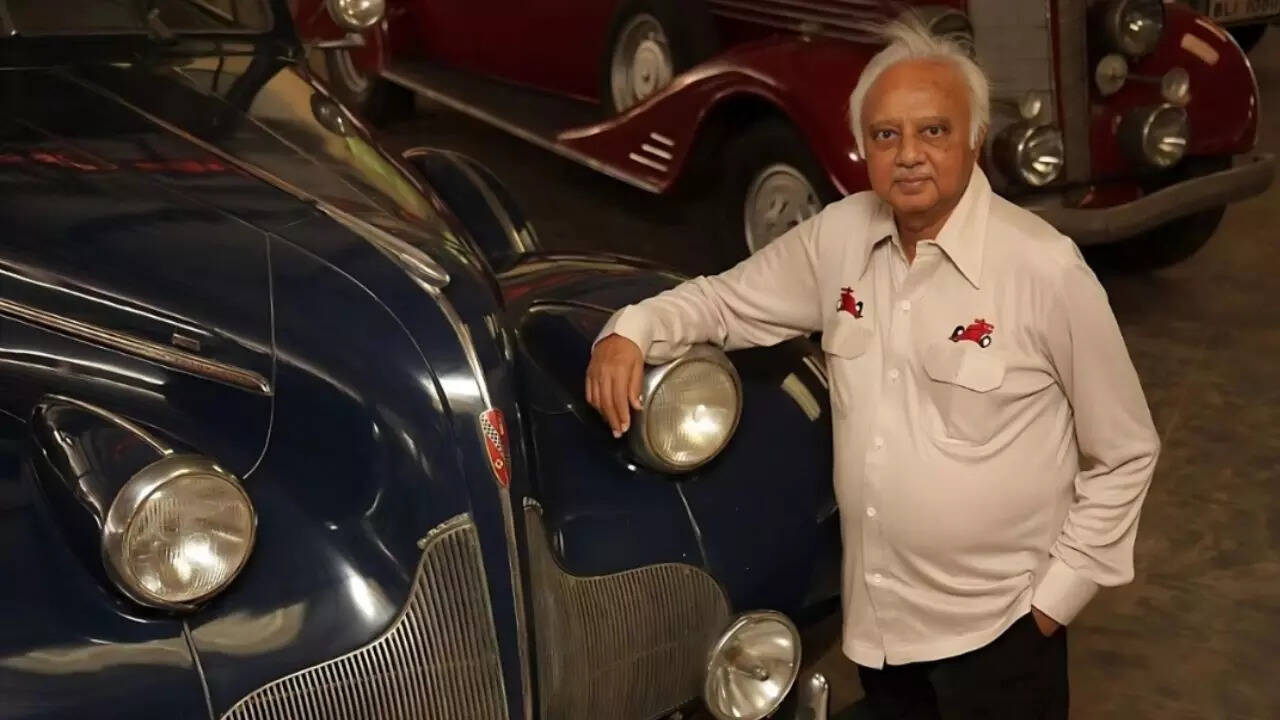 The late Mr Pranlal Bhogilal at Dastan Autoworld Museum Ahmedabad with a 1939 Buick Century