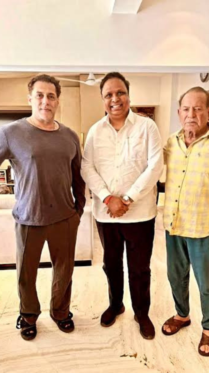 Salman Khans Viral Pic With Dad Salim