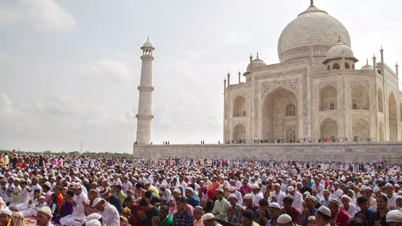 Agra Prayers At The Taj Mahal