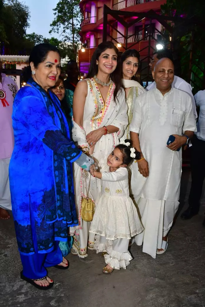 Shilpa Shetty And Family 