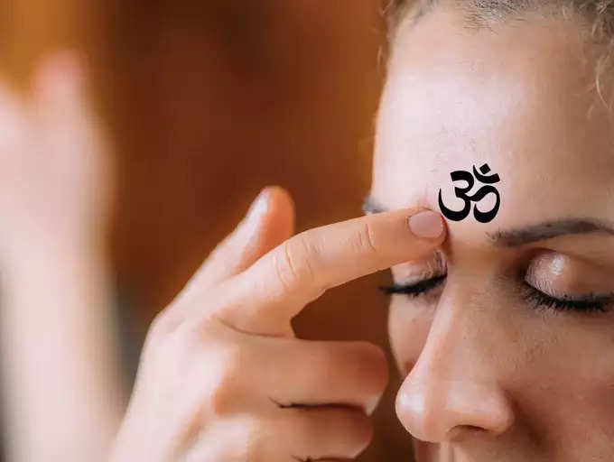 Benefits Of Om Chanting: अनेक मोठ्या आजारांपासून सुटका मिळविण्यासाठी ...