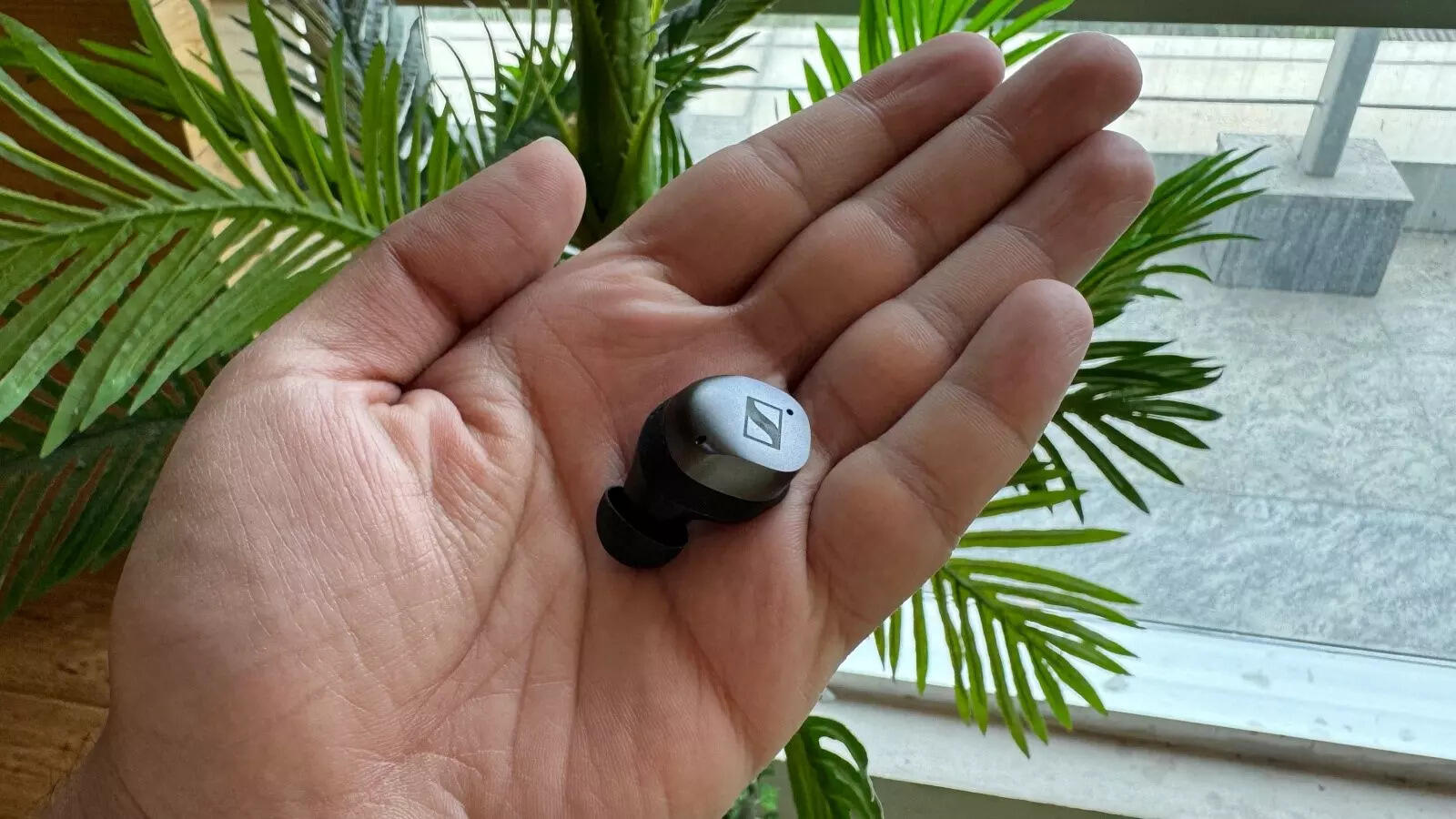 Sennheiser Momentum TW 4 Review: An Unbeatable Audio Experience | Times Now