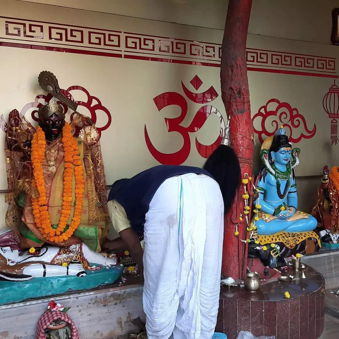 Idols of Maa Kali and Lord Shiva inside the temple Credit Instagramindian_history_traveller