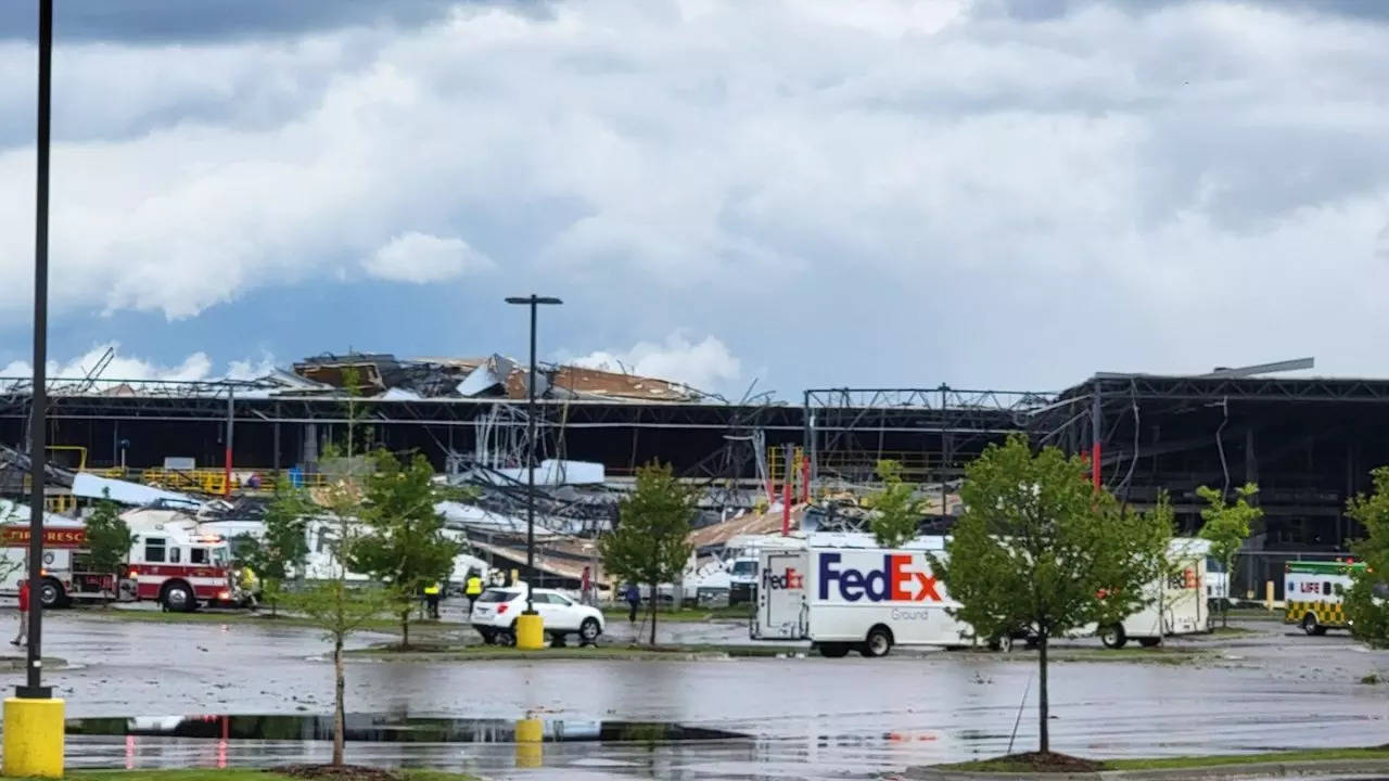 Battle Creek Tornado Touchdown Twister Headed Towards Metro Causing